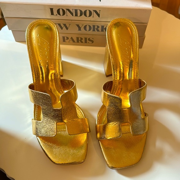 Gold Heels - Picture 2 of 5